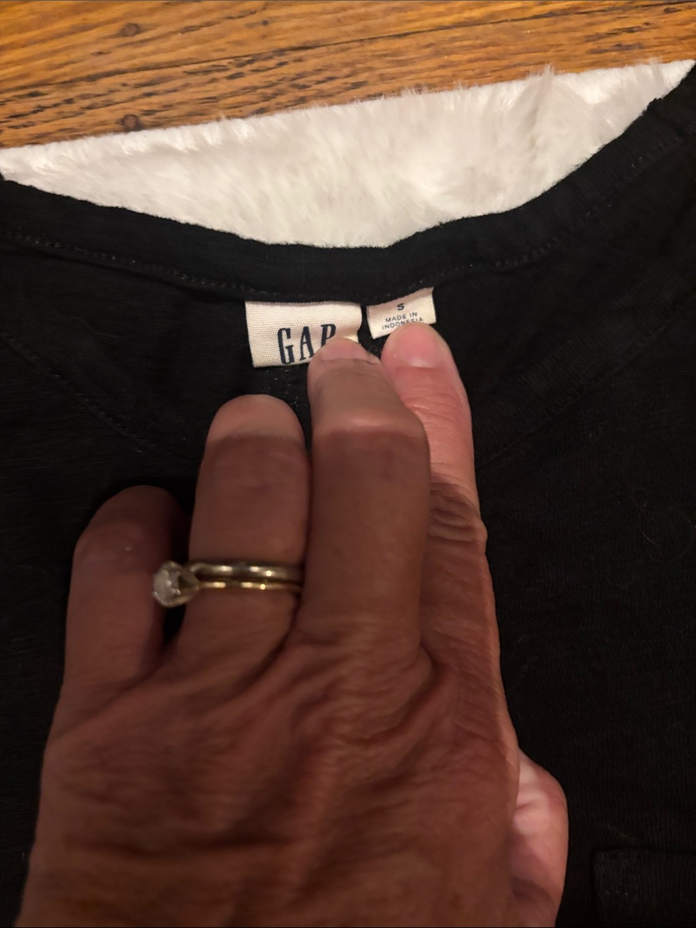 GAP Black Short-Sleeve Crewneck Top